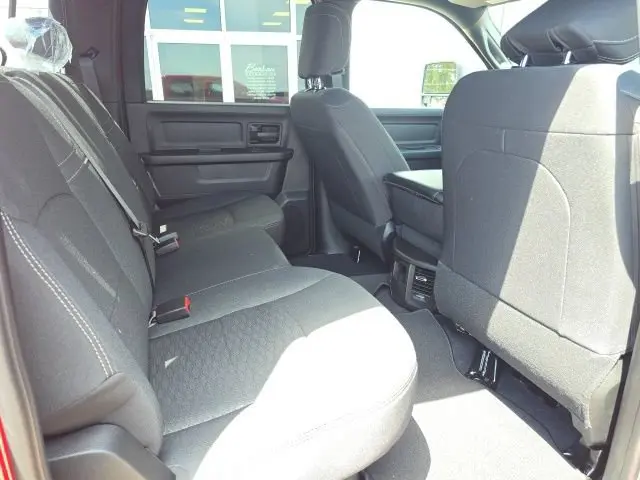 2026 RAM 2500 Tradesman/Black Express 4WD Crew Cab SWB photo 5