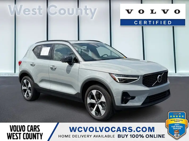 2026 Volvo XC40 B5 Plus Dark AWD photo 1