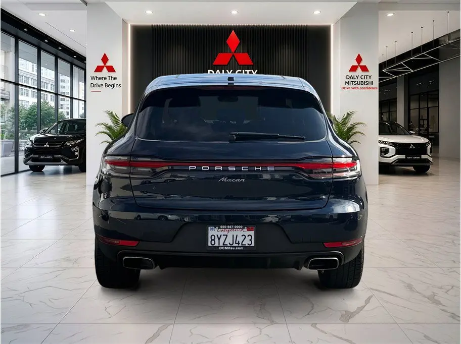 2021 Porsche Macan Base photo 4