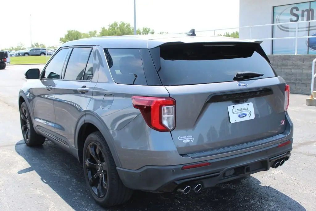 2021 Ford Explorer ST 4WD photo 3