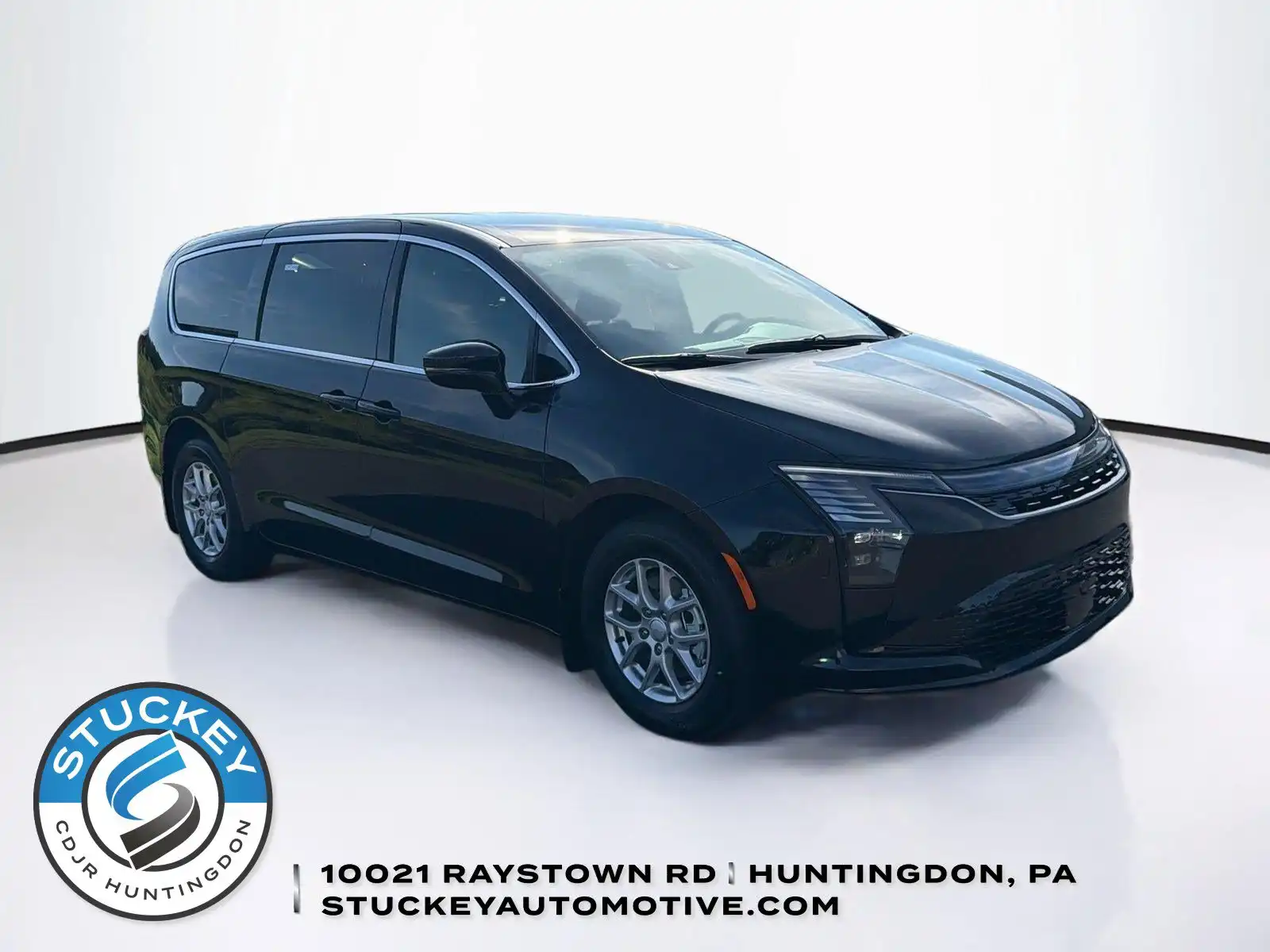 2027 Chrysler Pacifica Select's photo