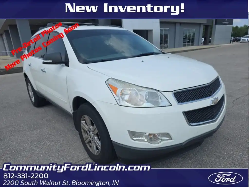 2011 Chevrolet Traverse 2LT FWD's photo