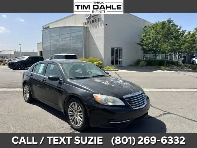 2012 Chrysler 200 LX's photo