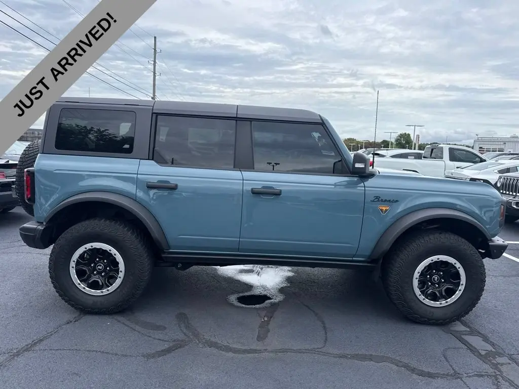 2022 Ford Bronco Badlands 4WD photo 4