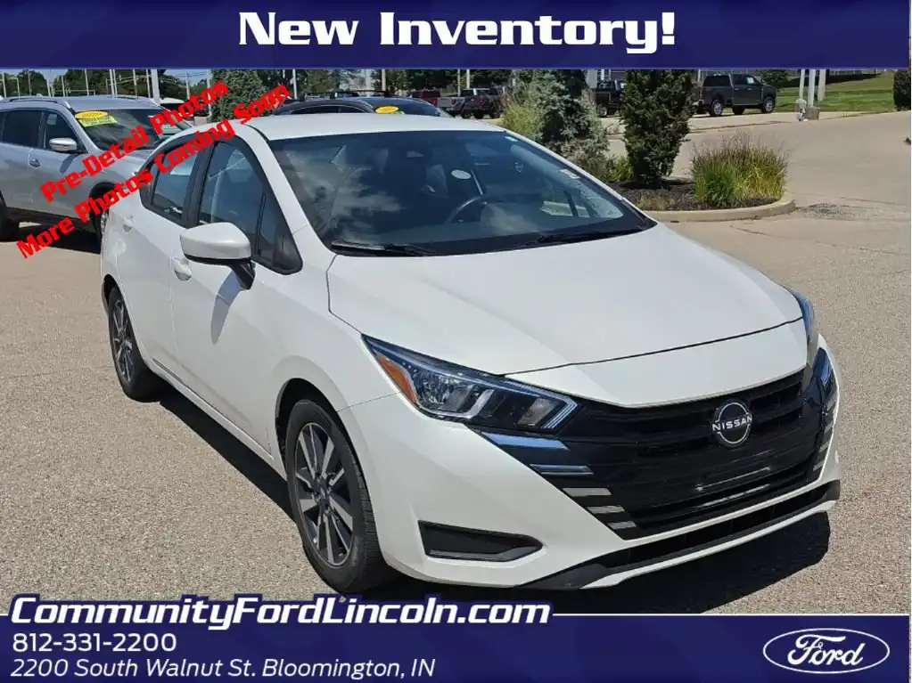 2023 Nissan Versa 1.6 SV CVT's photo