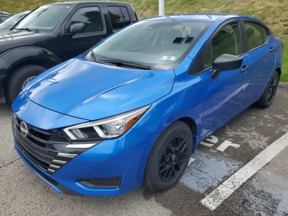 2024 Nissan Versa 1.6 S MT's photo