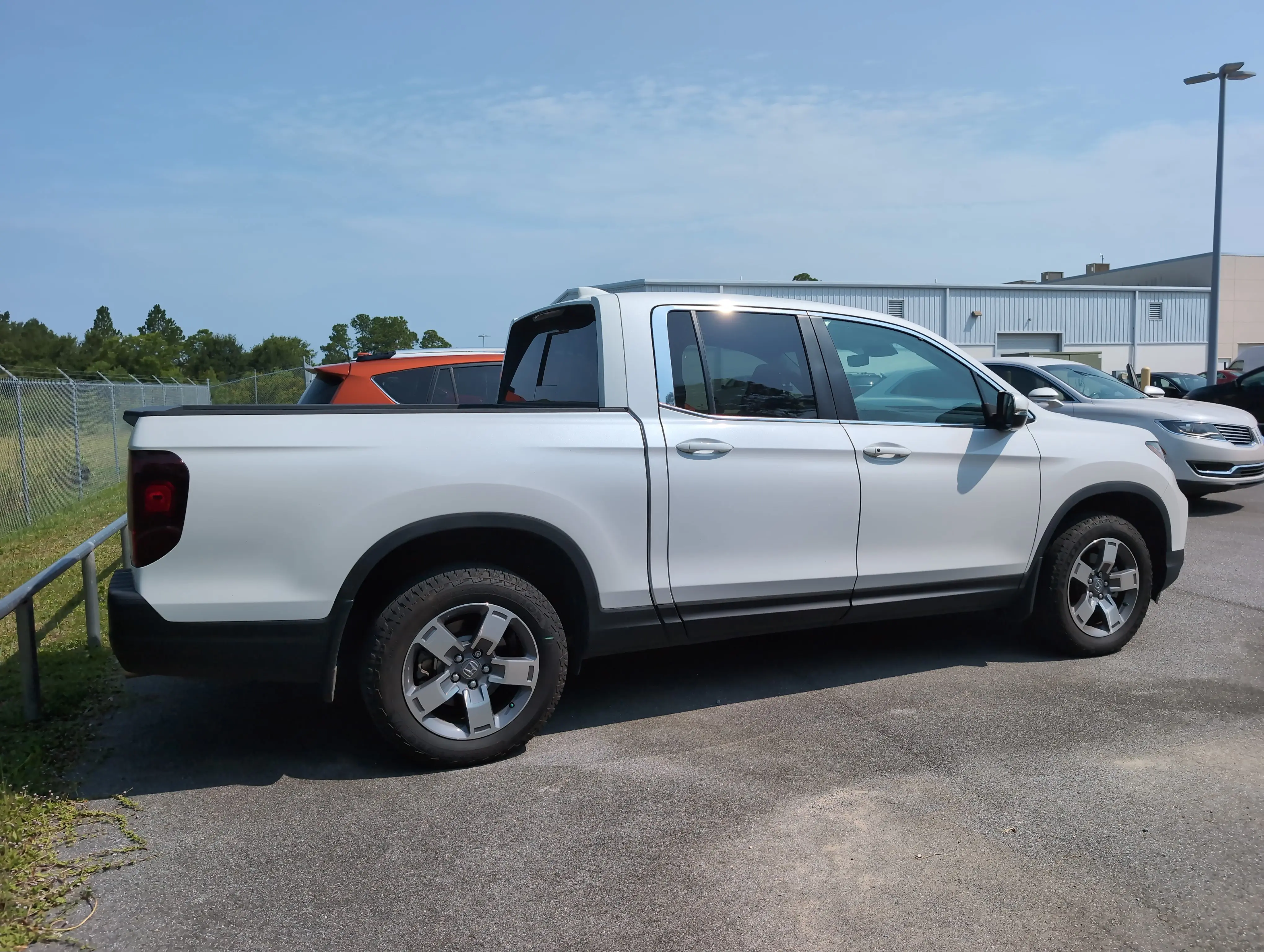 2024 Honda Ridgeline RTL AWD photo 3