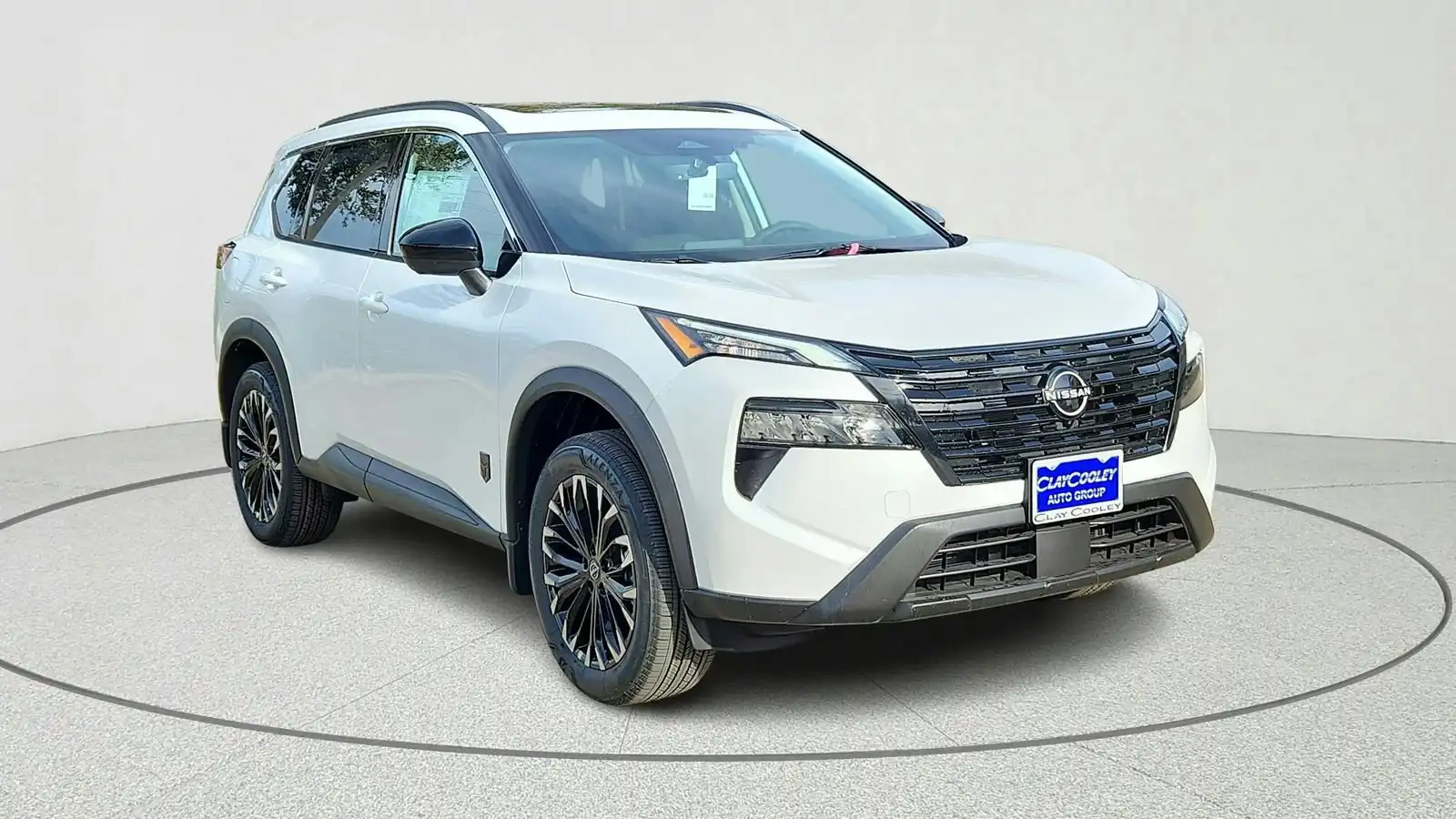 2026 Nissan Rogue Dark Armor's photo
