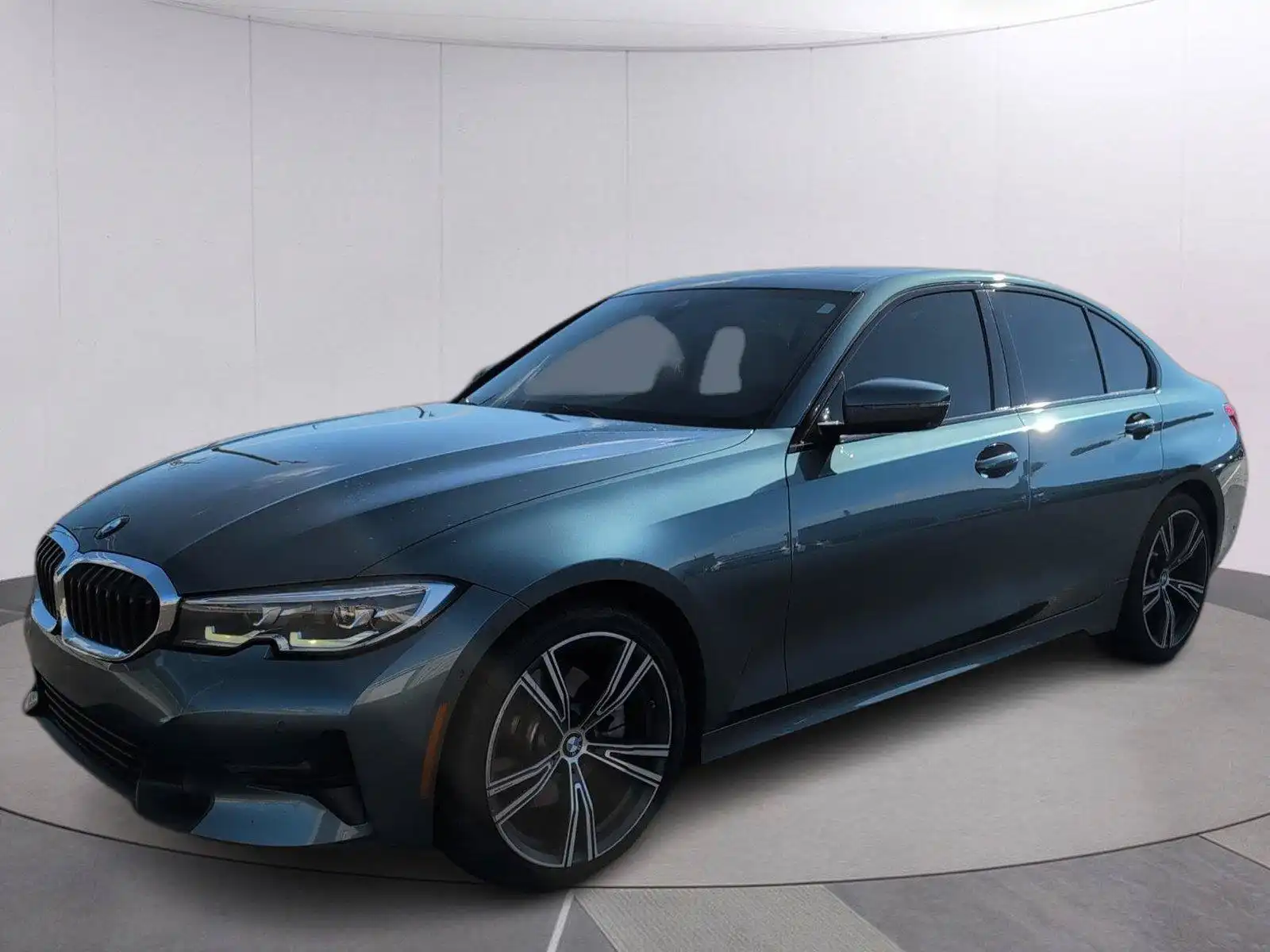 2020 BMW 3 Series 330i Sedan's photo