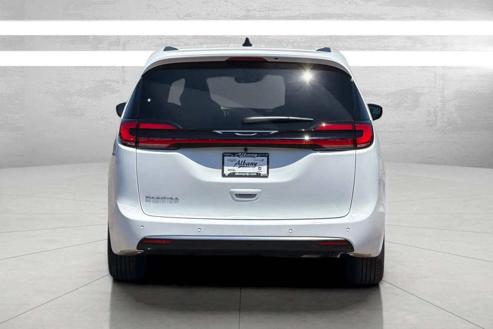 2027 Chrysler Pacifica Select photo 5