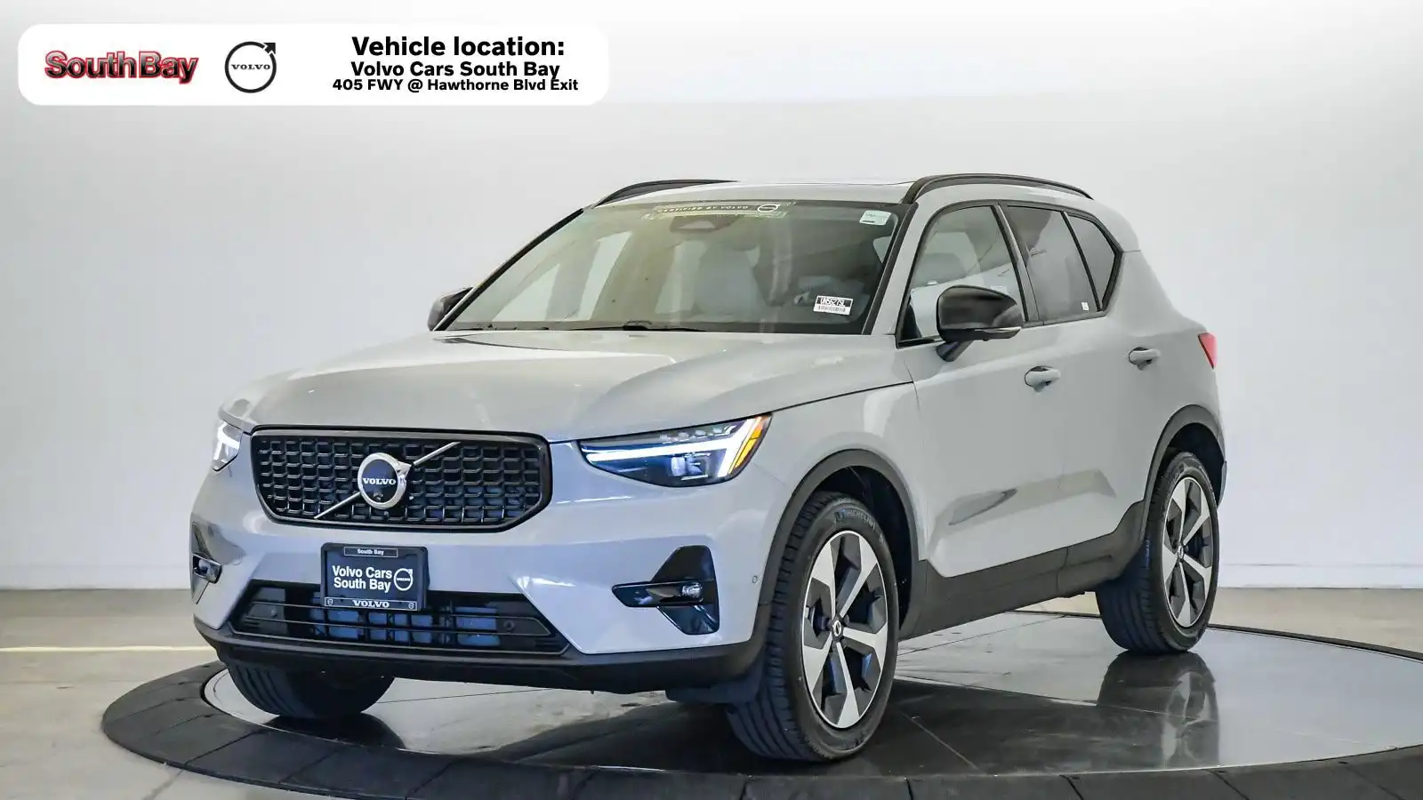 2026 Volvo XC40 B5 Plus Dark AWD's photo