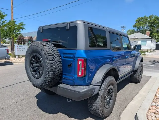 2021 Ford Bronco First Edition 4WD Advanced photo 4