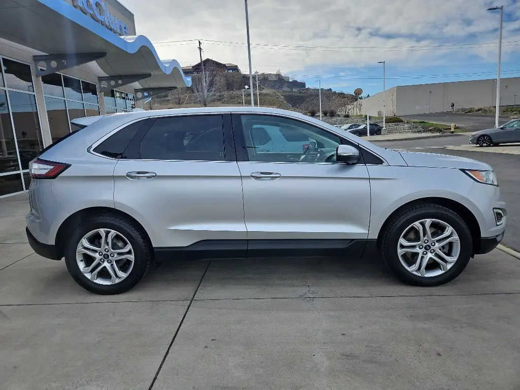 2018 Ford Edge Titanium AWD photo 4