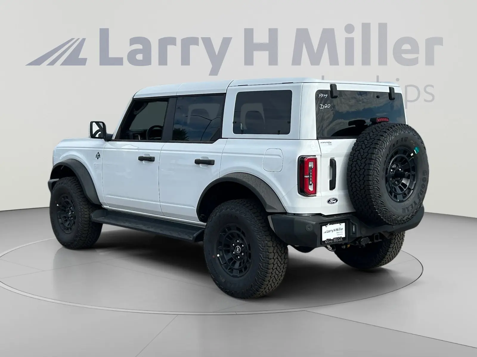 2026 Ford Bronco Outer Banks 4WD photo 3