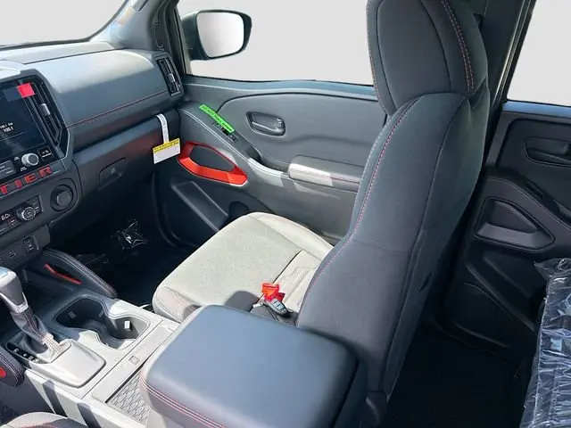 2026 Nissan Frontier PRO-X Crew Cab 2WD photo 5