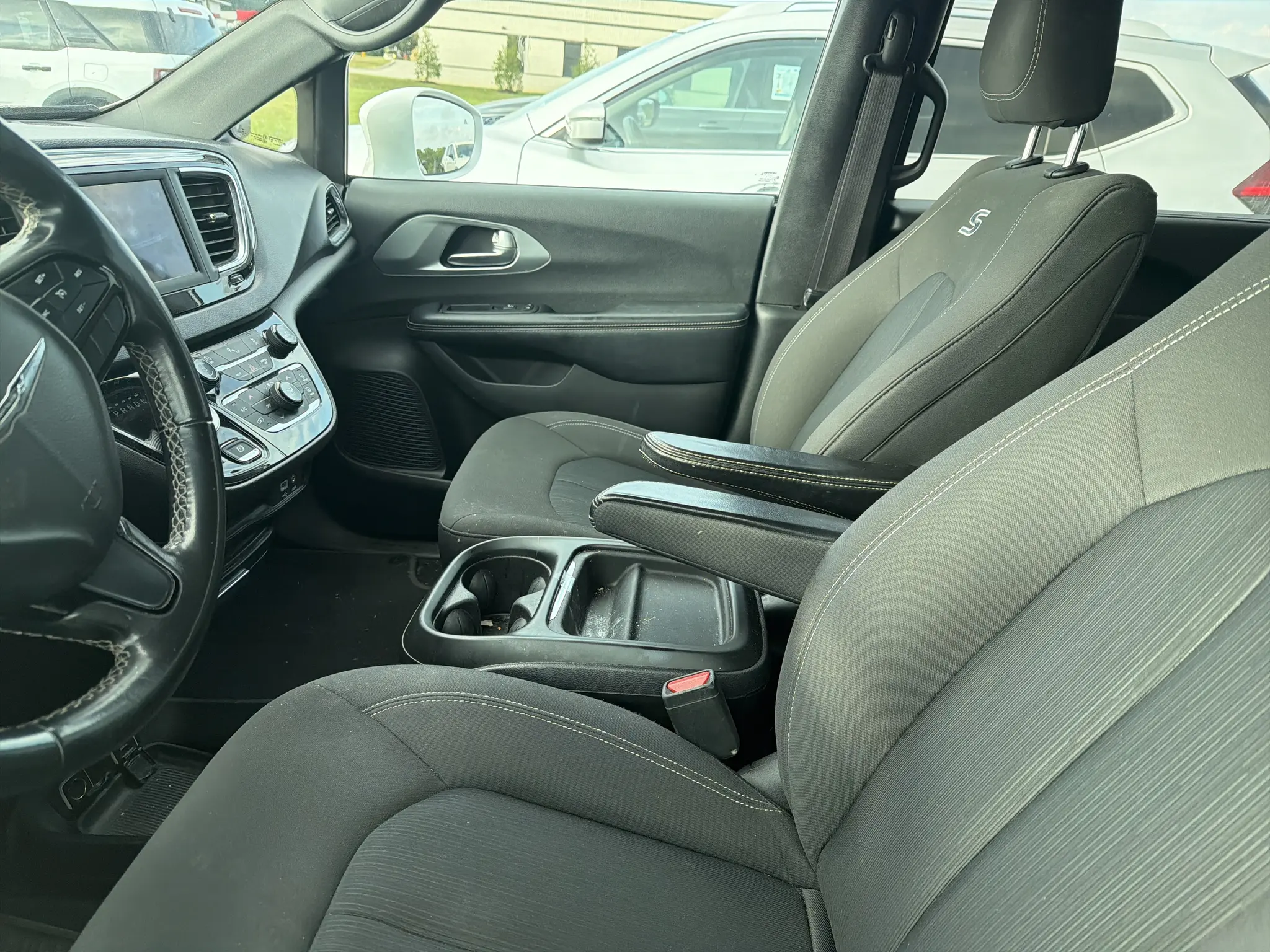 2019 Chrysler Pacifica Touring Plus photo 4