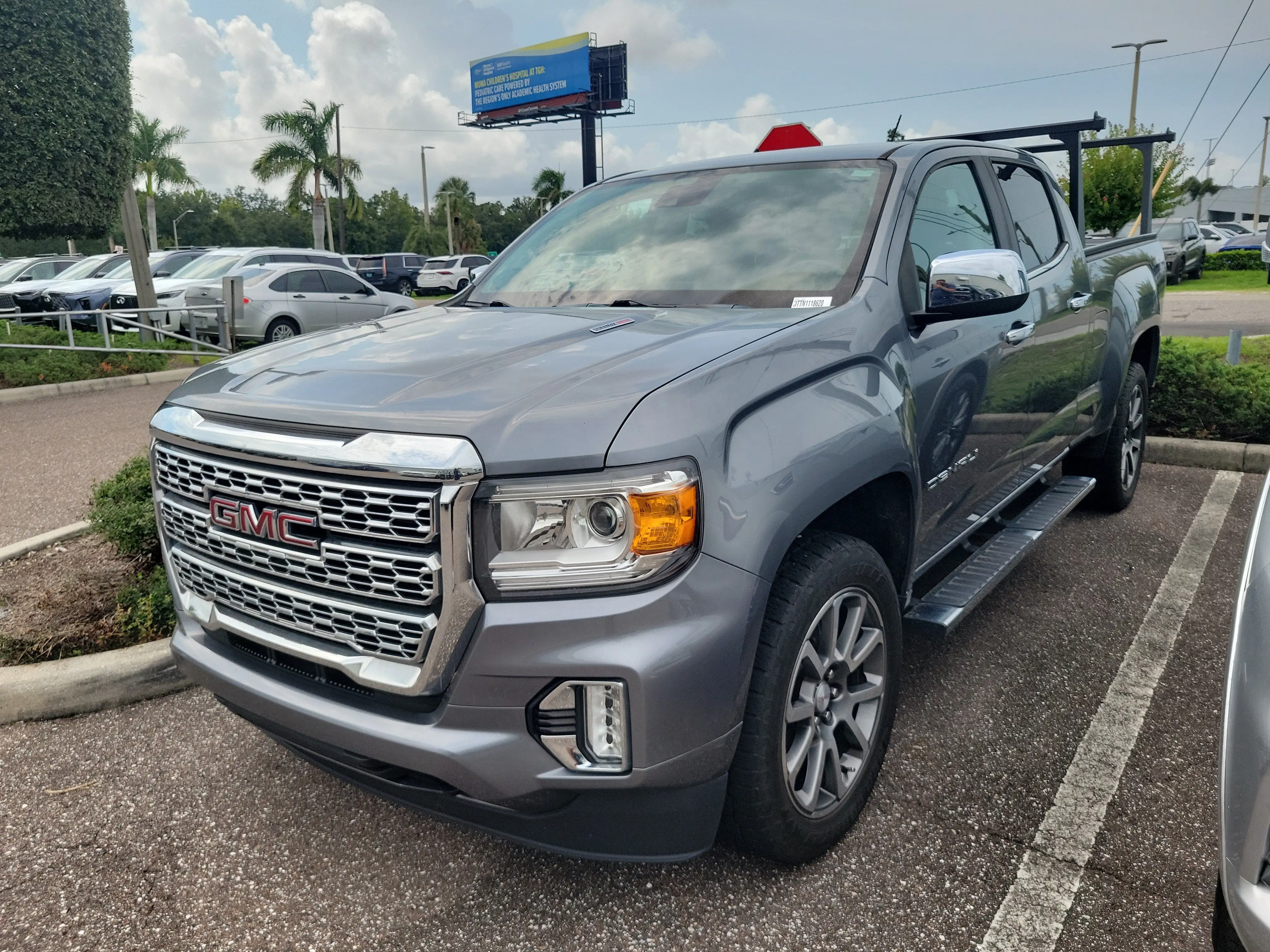 2022 GMC Canyon 4WD Denali Crew Cab Long Box's photo