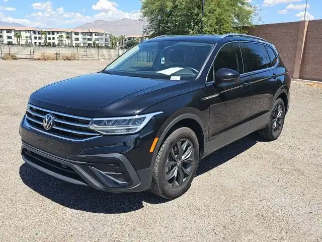 2024 Volkswagen Tiguan 2.0T SE's photo