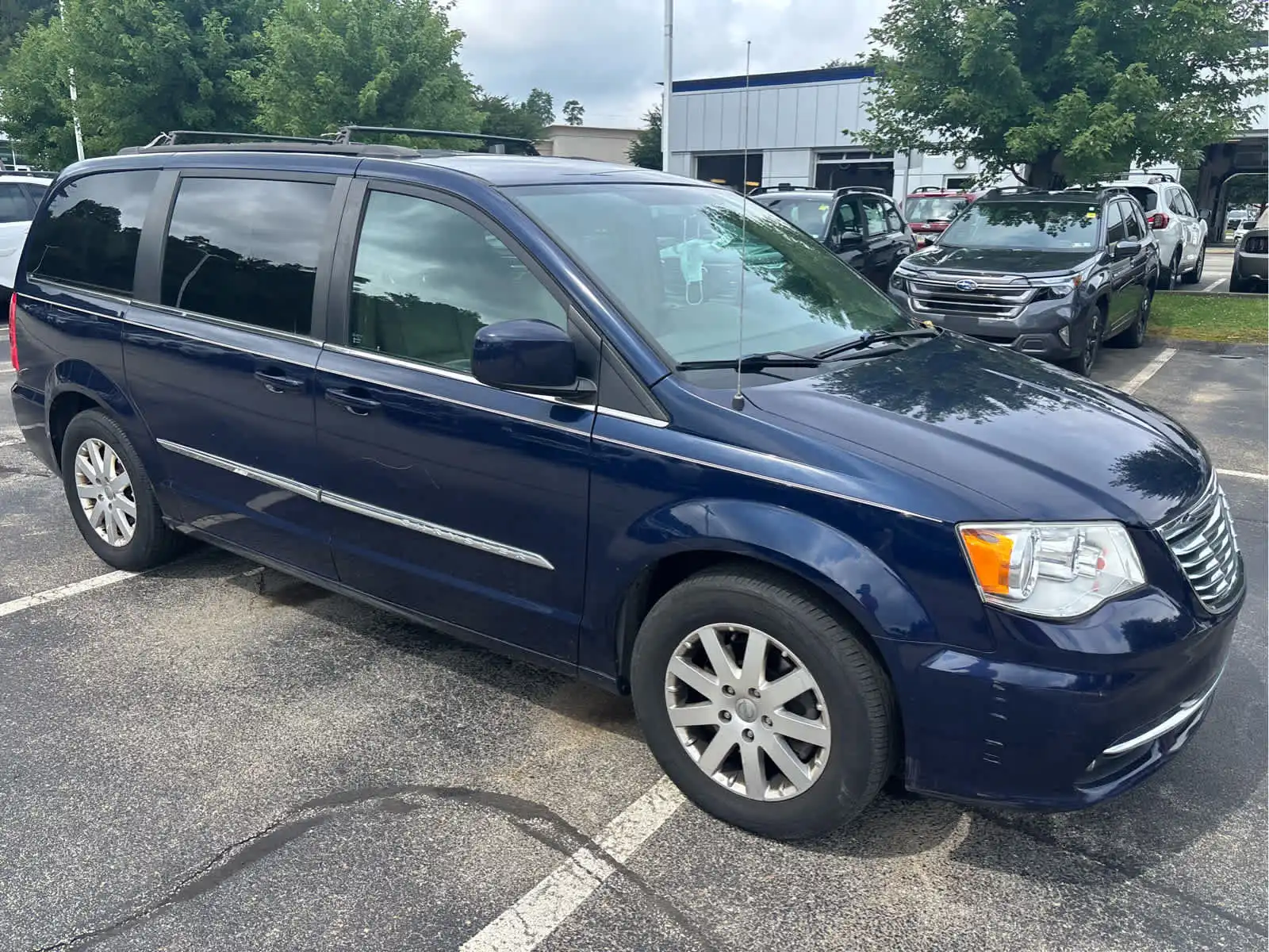 2015 Chrysler Town & Country Touring's photo