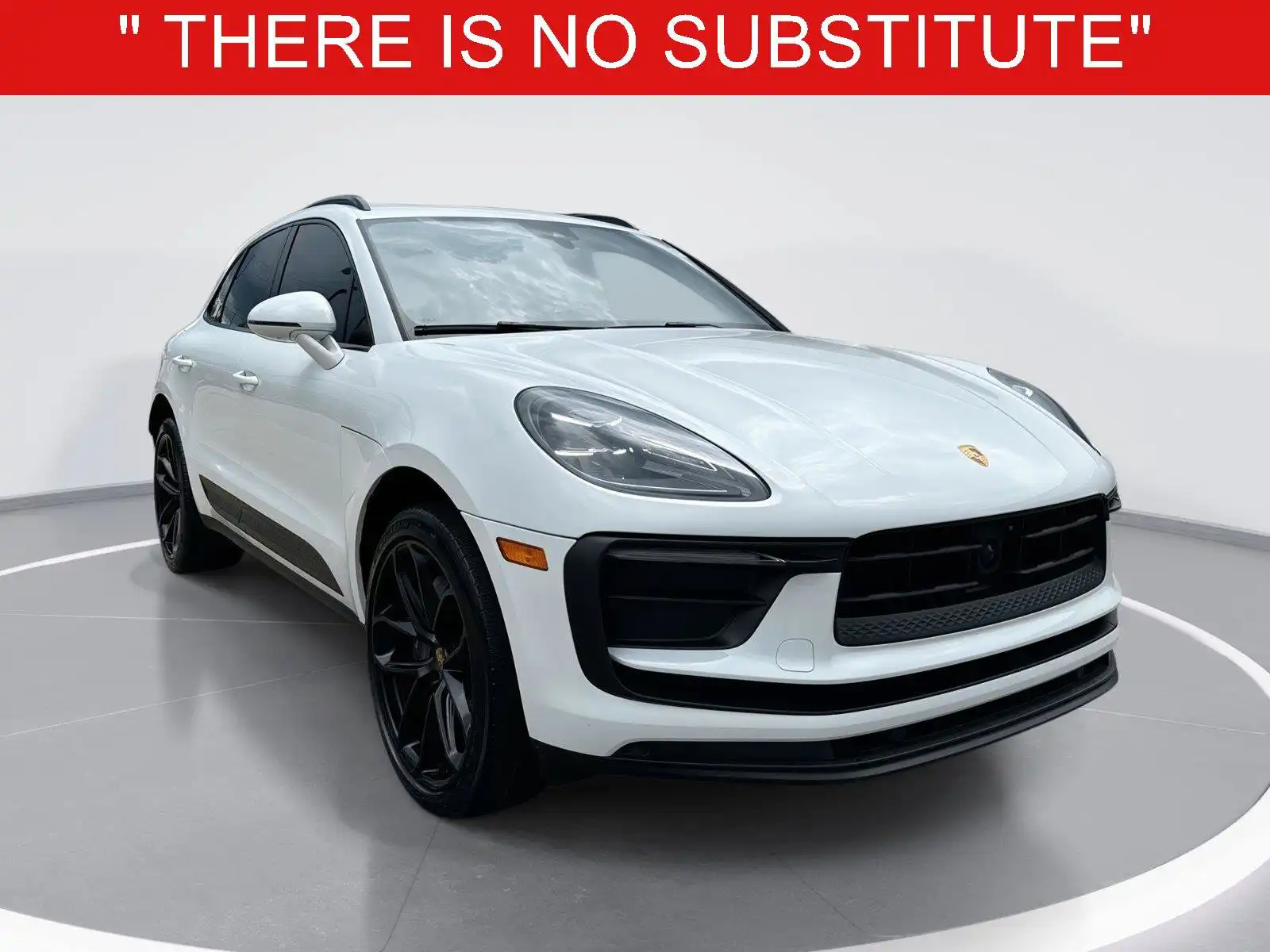 2022 Porsche Macan Base's photo