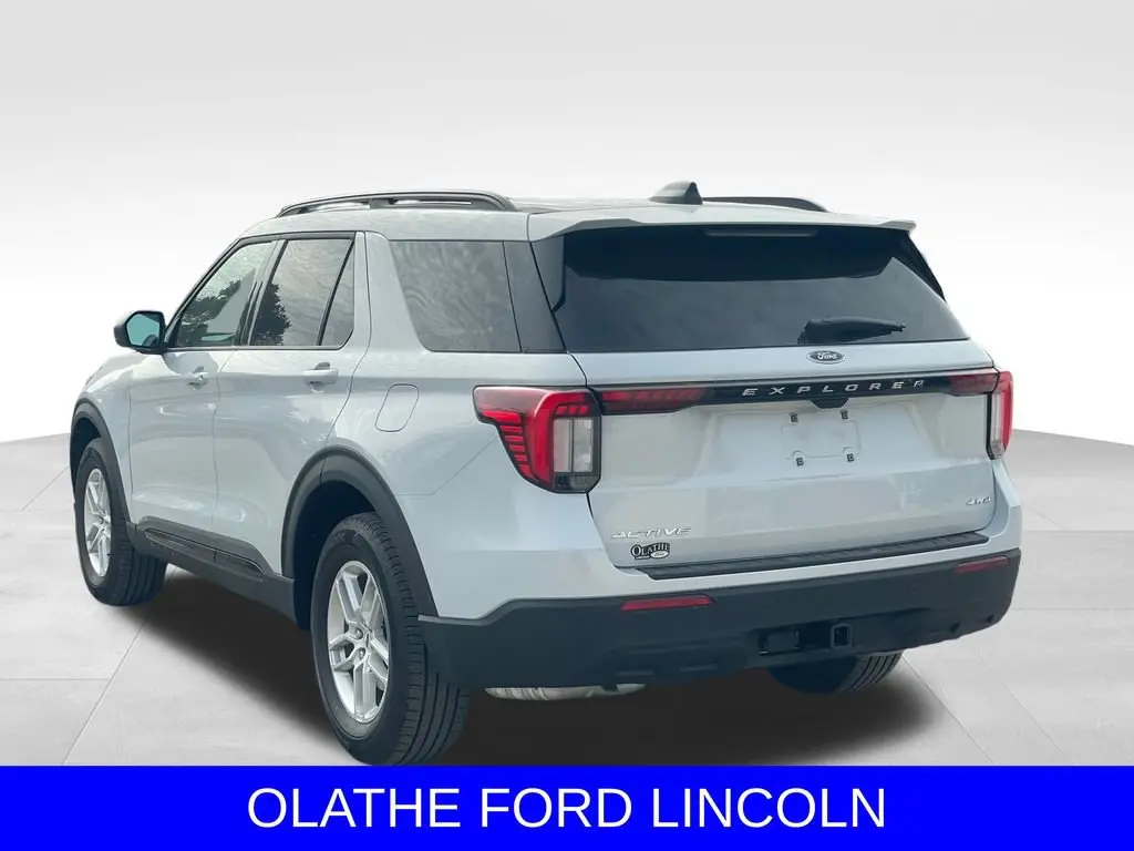 2026 Ford Explorer Active 4WD photo 4