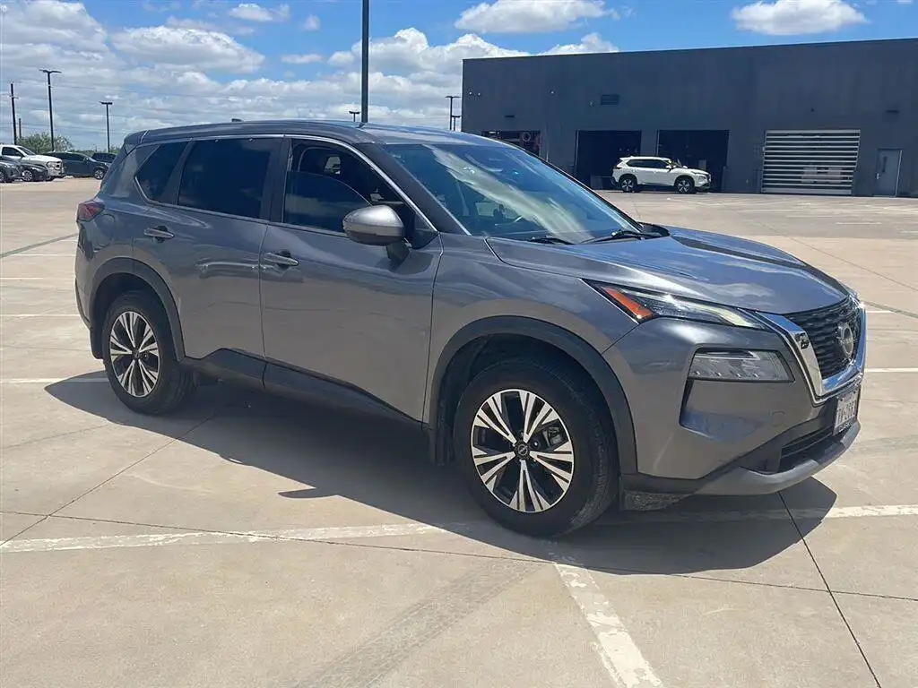 2022 Nissan Rogue SV FWD's photo