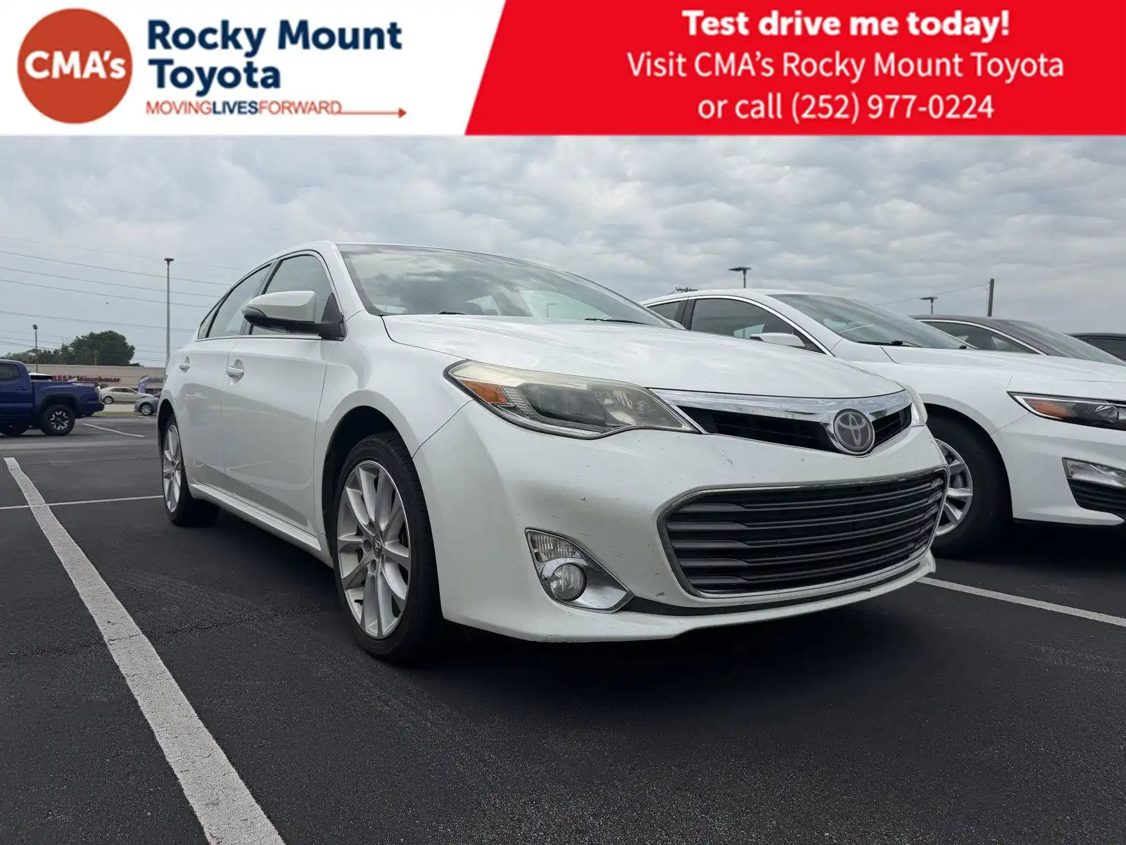 2013 Toyota Avalon Limited's photo