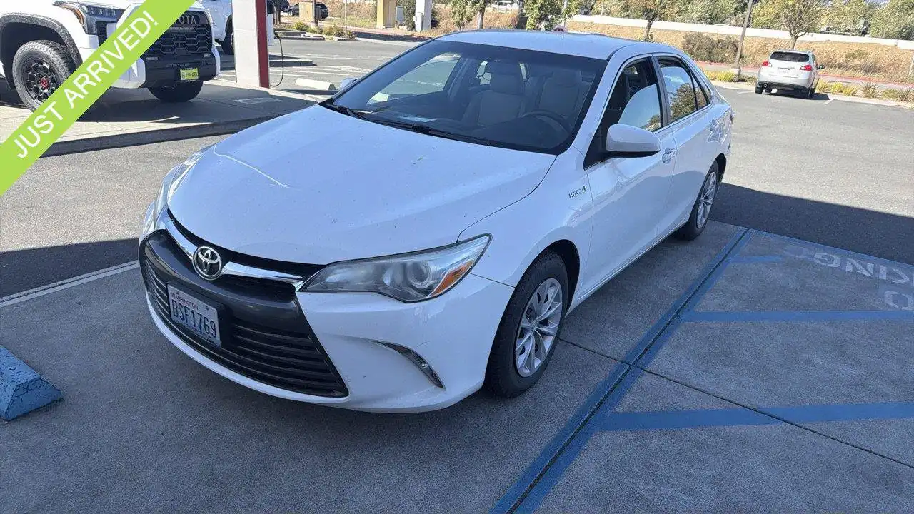 2016 Toyota Camry 2.5 Auto LE Hybrid's photo