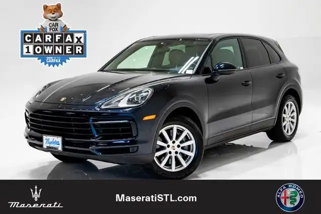 2022 Porsche Cayenne Base's photo