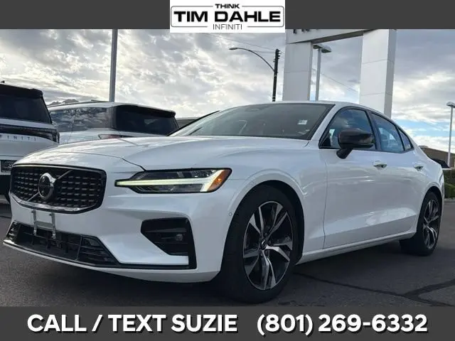 2024 Volvo S60 B5 Plus Dark Theme photo 5