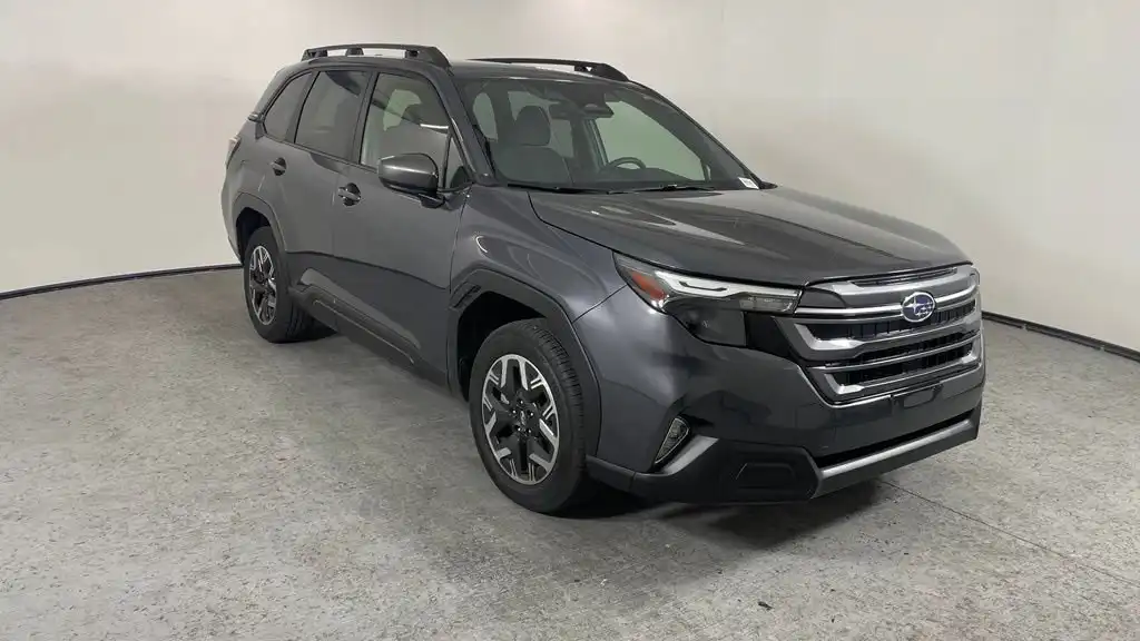 2025 Subaru Forester Premium's photo