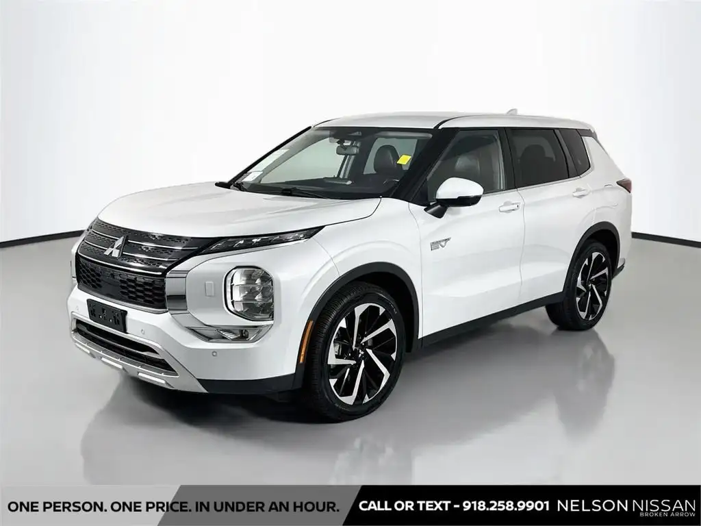 2023 Mitsubishi Outlander Plug-in Hybrid SE S-AWC's photo