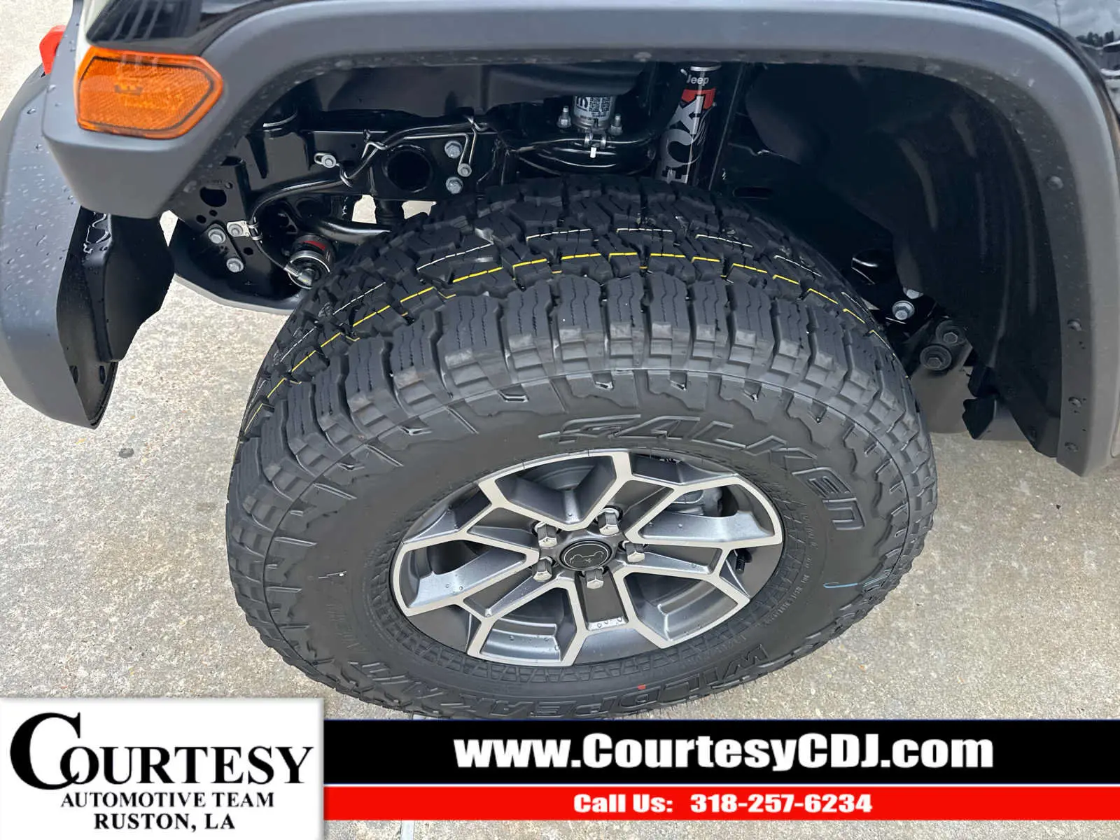 2026 Jeep Gladiator Mojave Auto photo 4