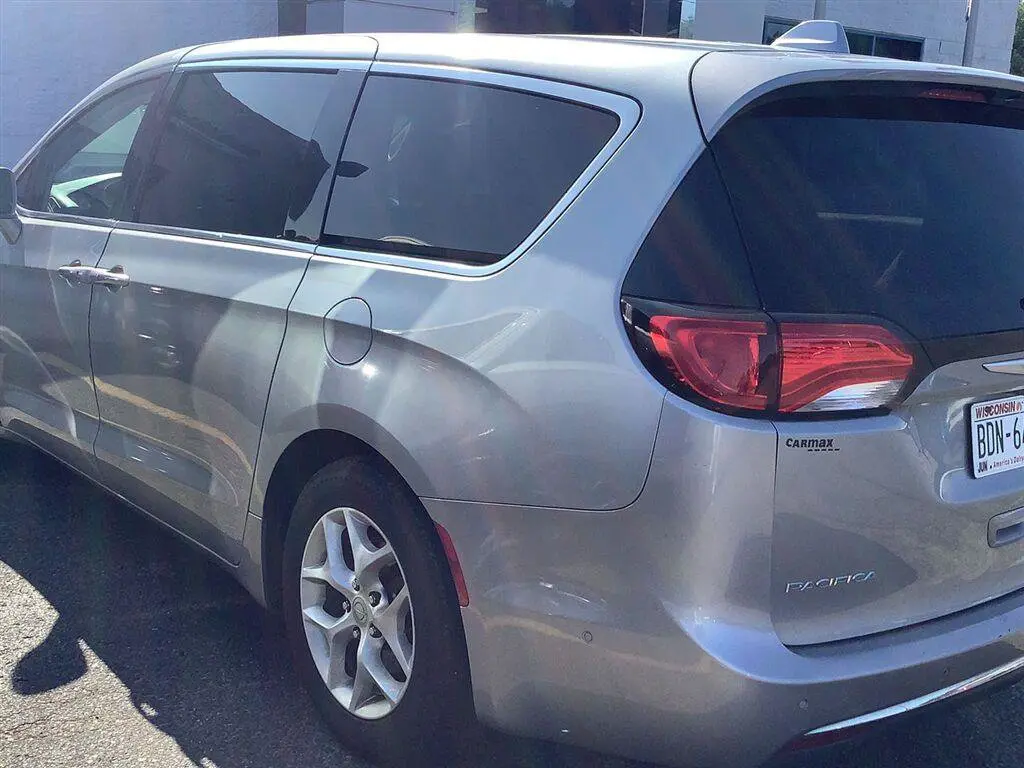 2019 Chrysler Pacifica Touring Plus photo 5