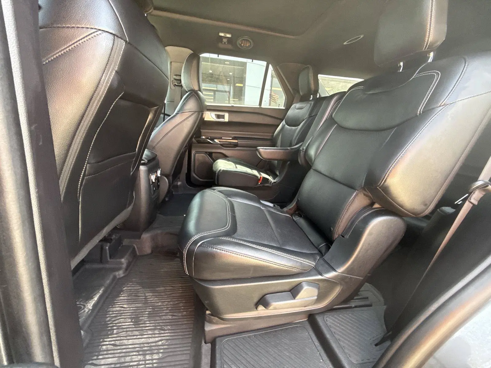 2022 Ford Explorer ST photo 5