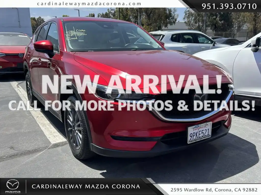 2021 Mazda CX-5 Touring Auto's photo