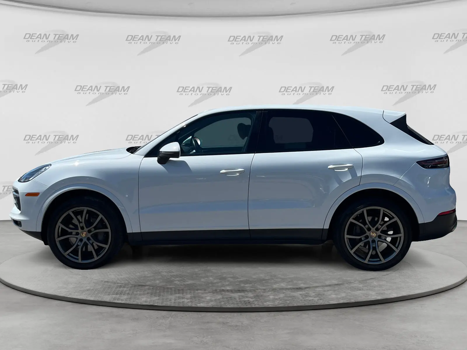 2022 Porsche Cayenne S photo 4
