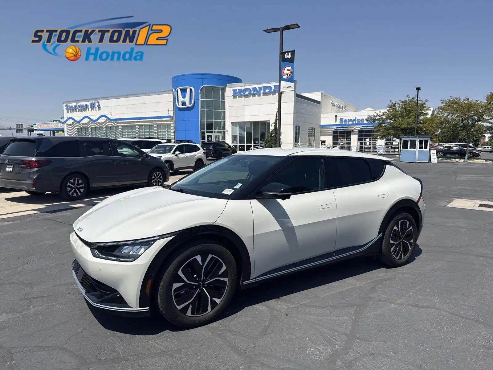 2023 Kia EV6 Wind AWD's photo