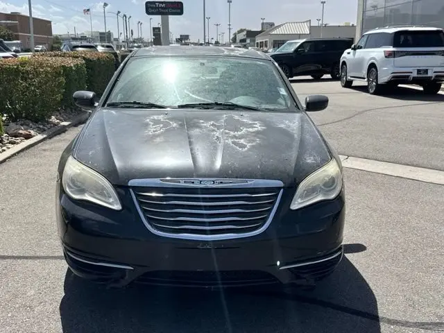 2012 Chrysler 200 LX photo 4