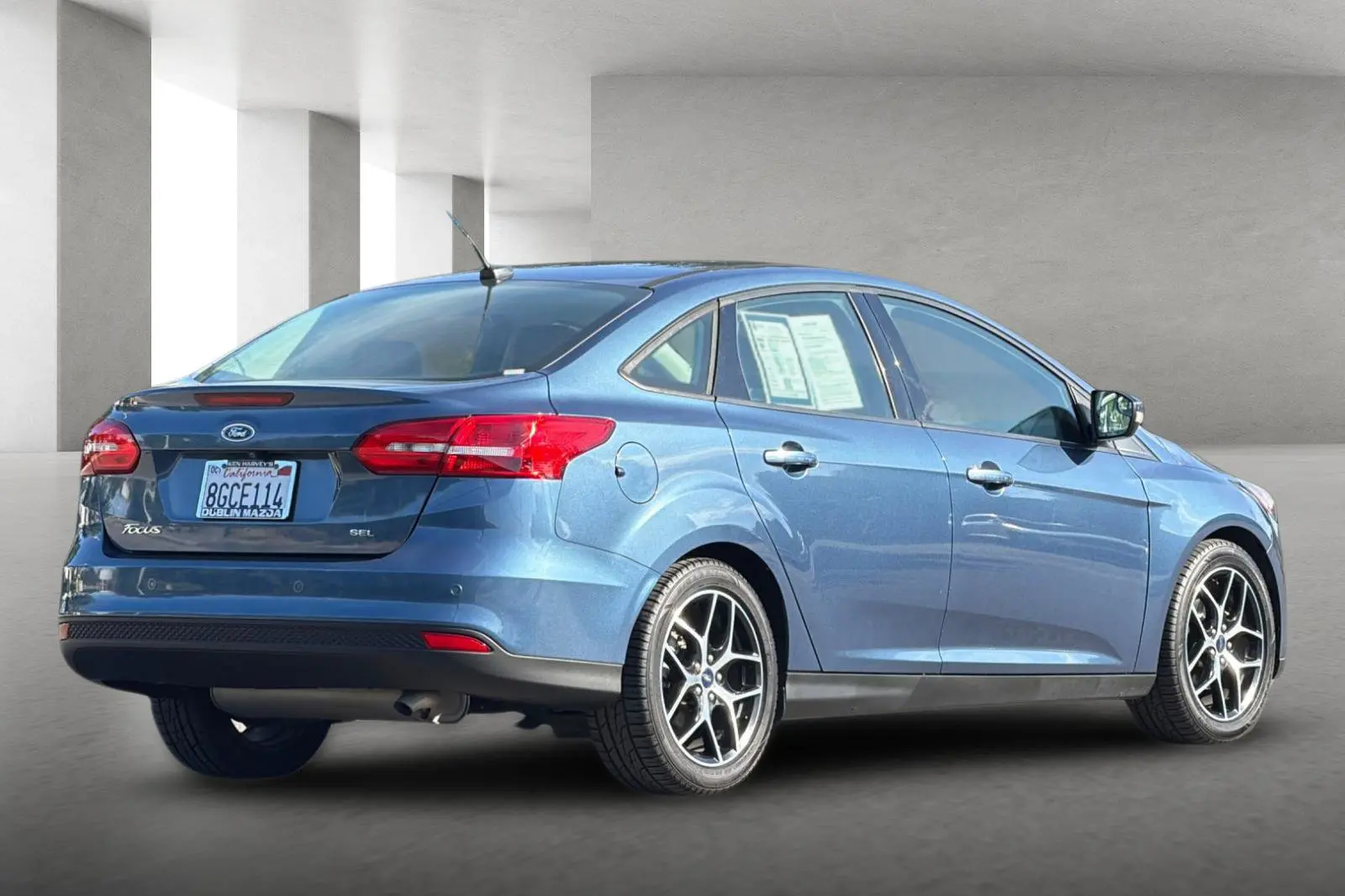 2018 Ford Focus Sedan SEL photo 4