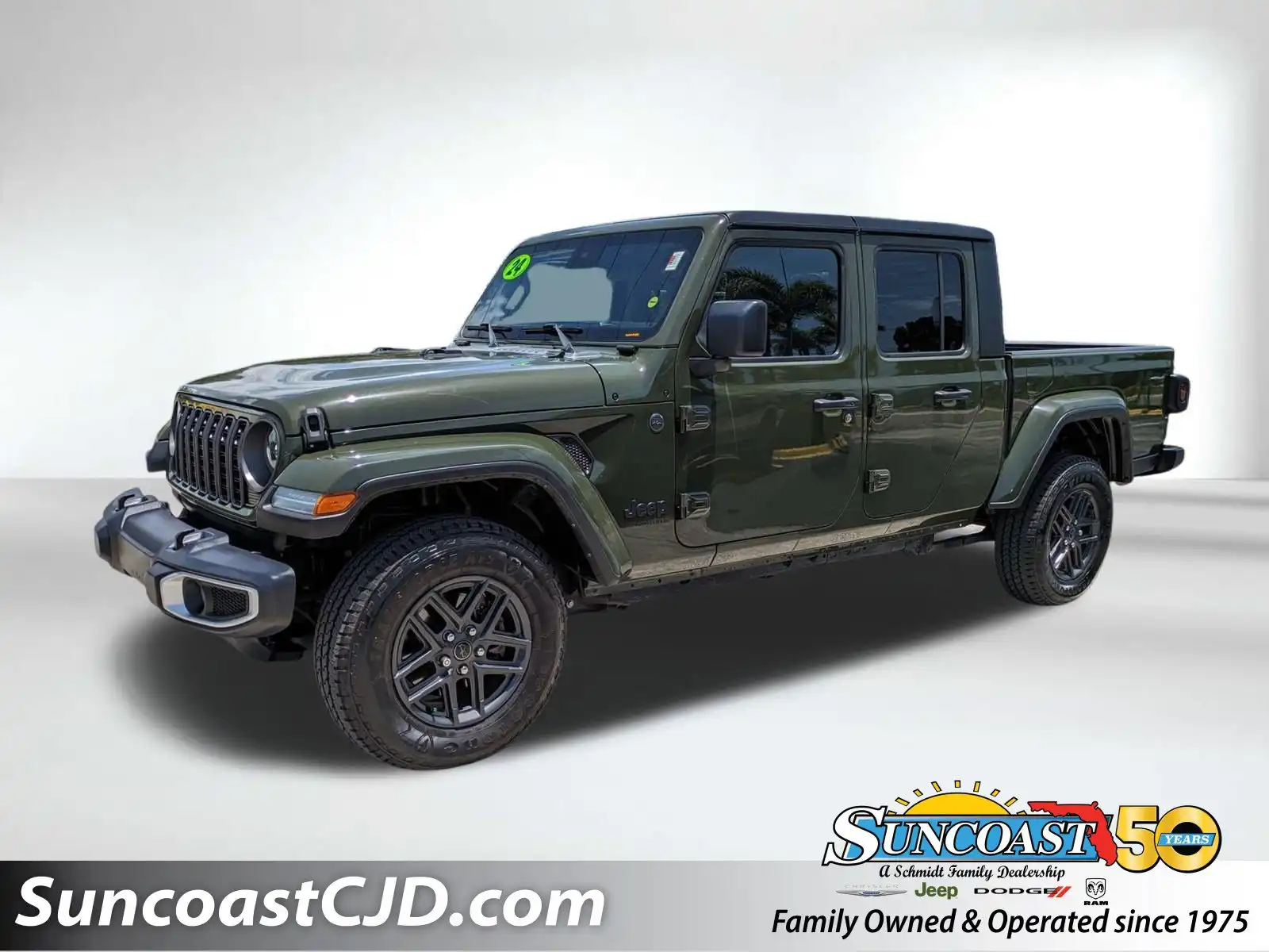 2024 Jeep Gladiator Sport S's photo
