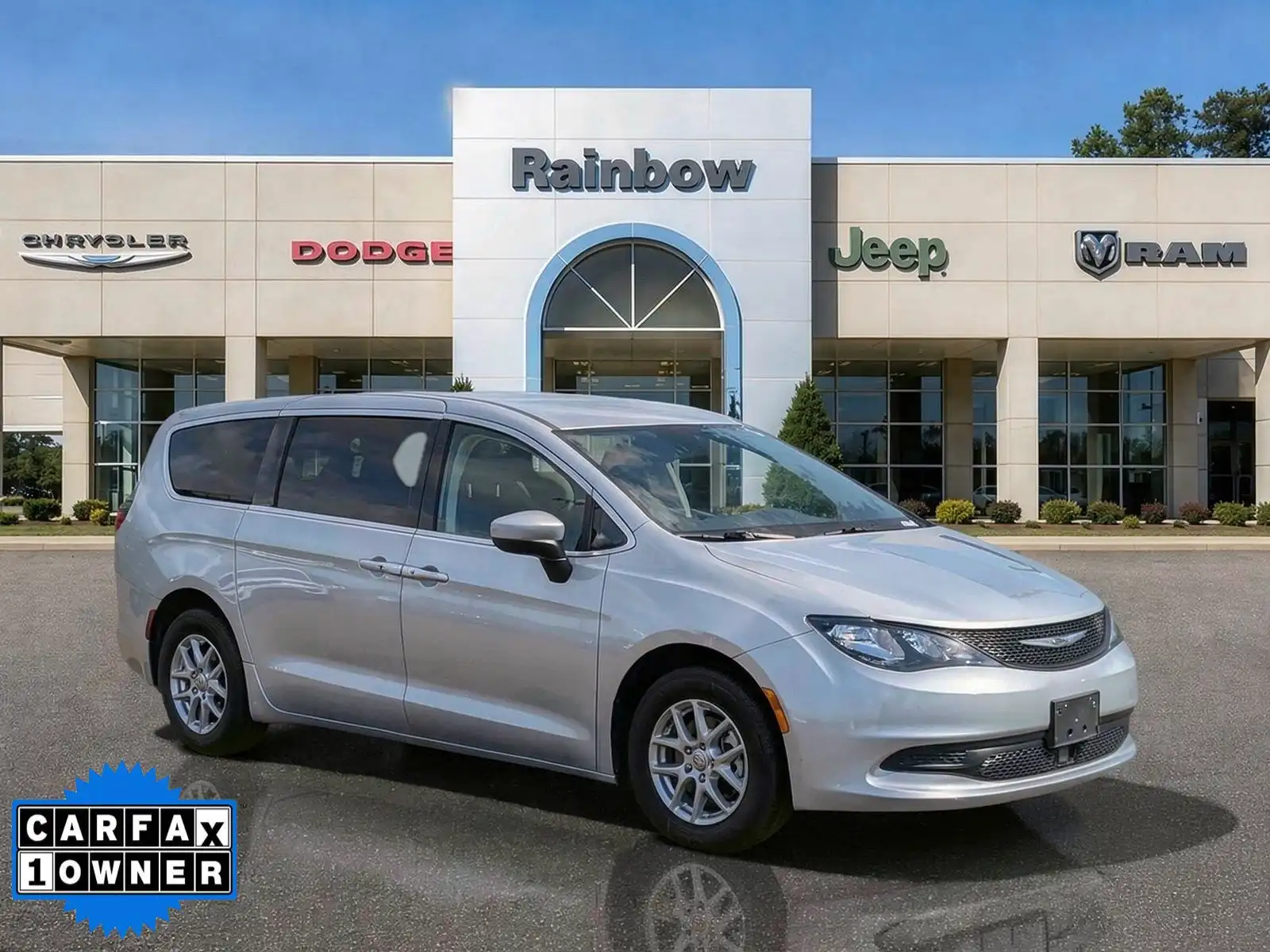2023 Chrysler Voyager LX's photo