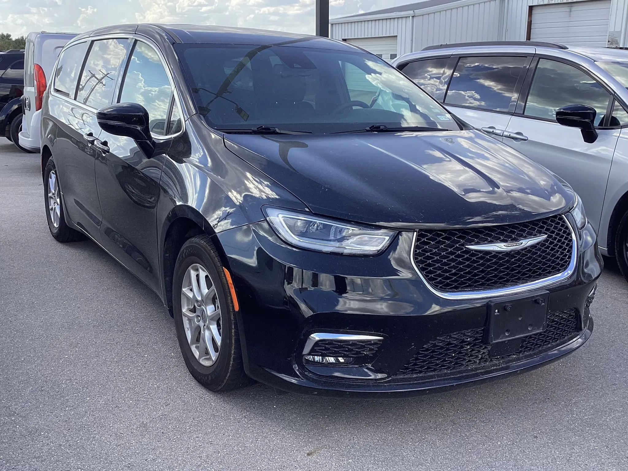 Vehicle Image 2