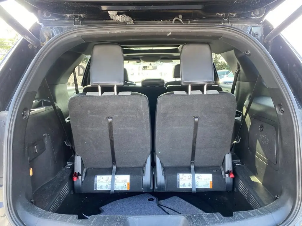 2017 Ford Explorer XLT 4WD photo 5