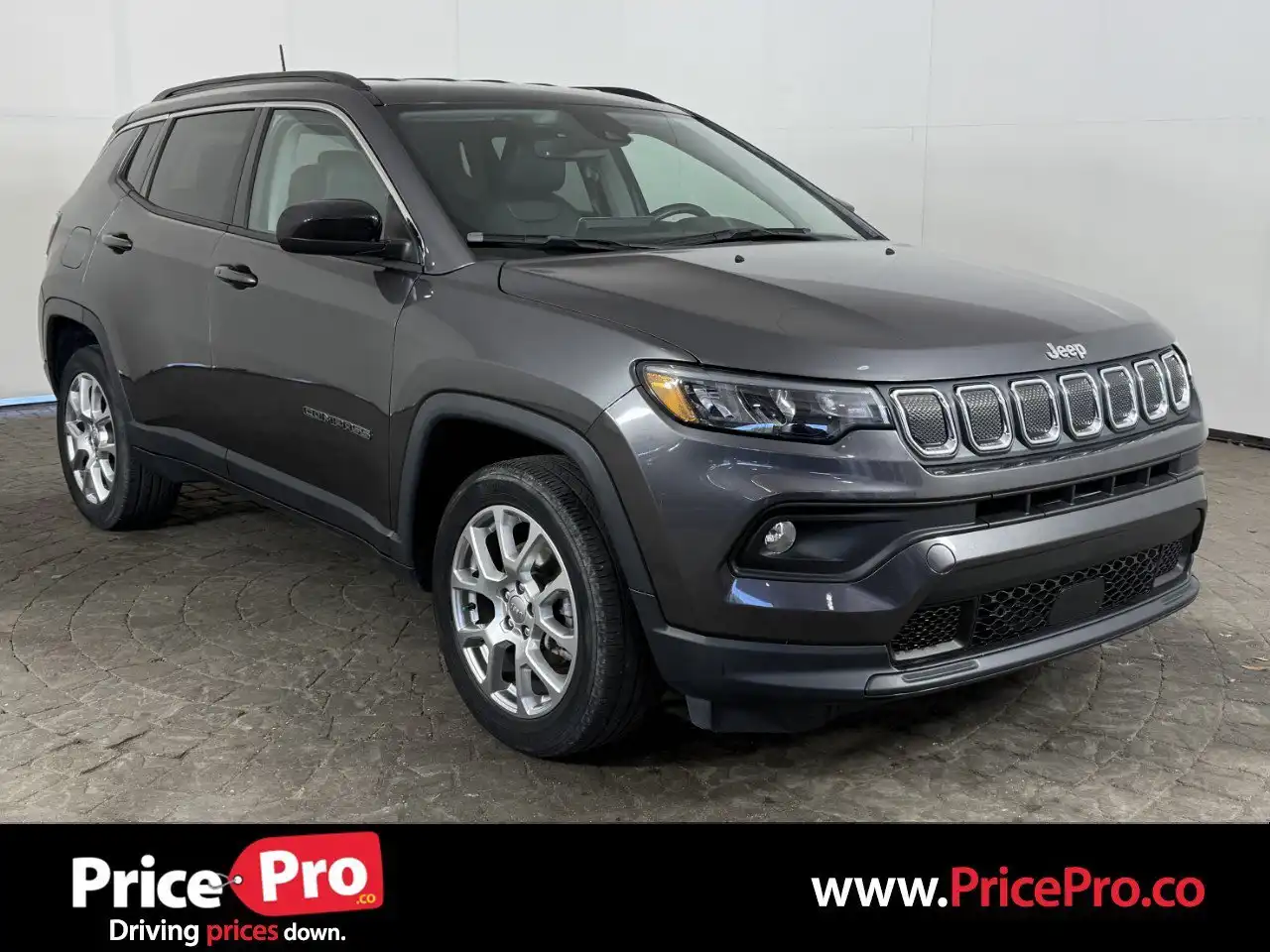 2022 Jeep Compass Latitude Lux 4X4's photo