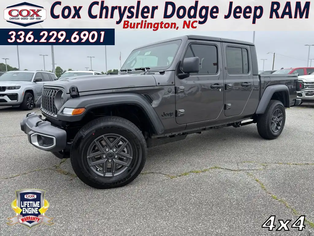 2026 Jeep Gladiator Sport Auto's photo