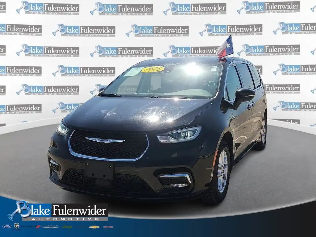 2024 Chrysler Pacifica Touring L's photo