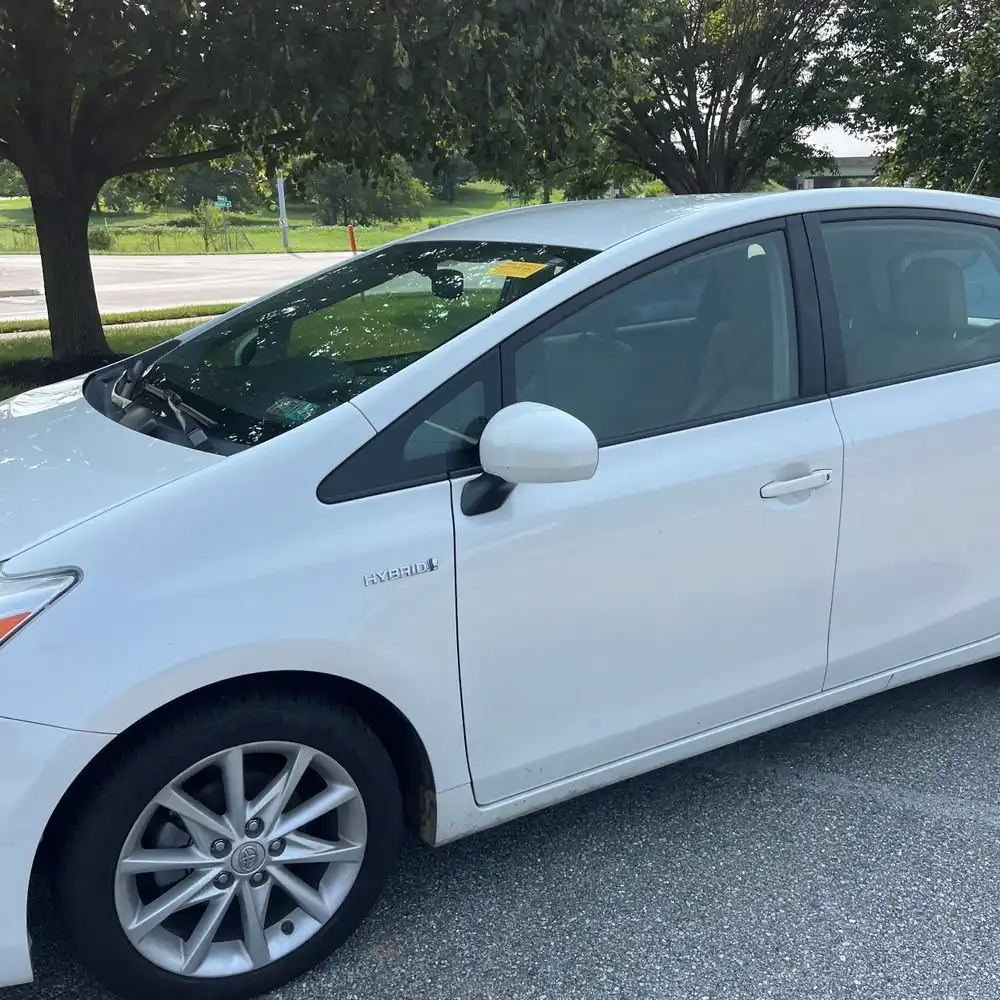 2012 Toyota Prius v Five's photo