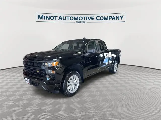 2023 Chevrolet Silverado 1500 Custom 4X4 Double Cab Std Box photo 4