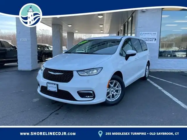 2023 Chrysler Pacifica Touring L's photo